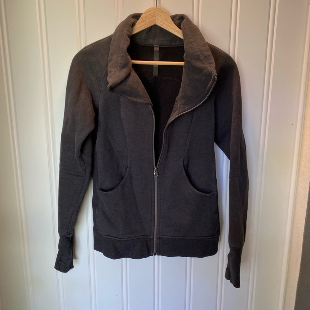 Lululemon Scuba Jacket Womens Size 4 Asymmetrical Zip Up Gray‎ - Picture 2 of 11